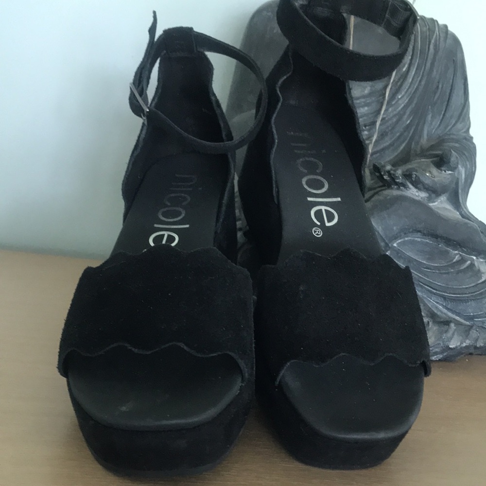 Platform Sandals - Picture 4 of 4